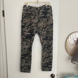 Camo Skinny Pants